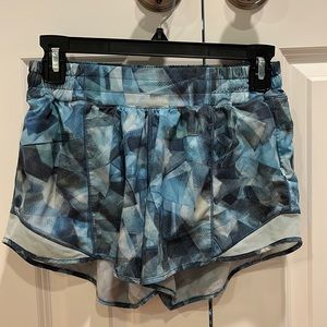Lululemon hotty hot 4” blue pattern